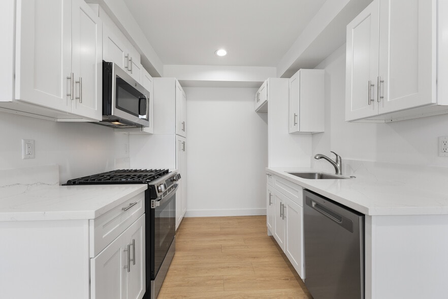 More Photos Of 623 Orange Grove Ave, Glendale Apartments For Sale