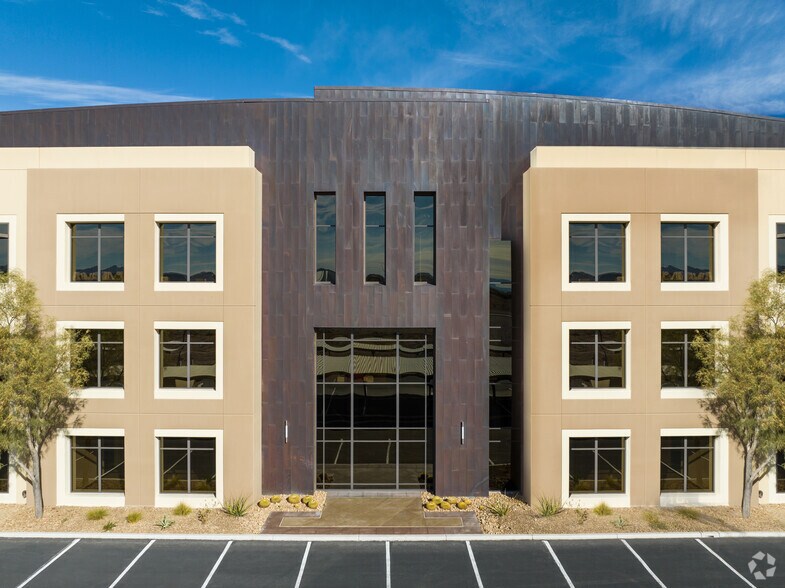 More Photos Of 7450 Arroyo Crossing Pky, Las Vegas Unknown For Lease