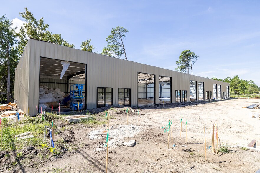 More Photos Of 4586 Sunbeam Rd, Jacksonville Flex For Lease