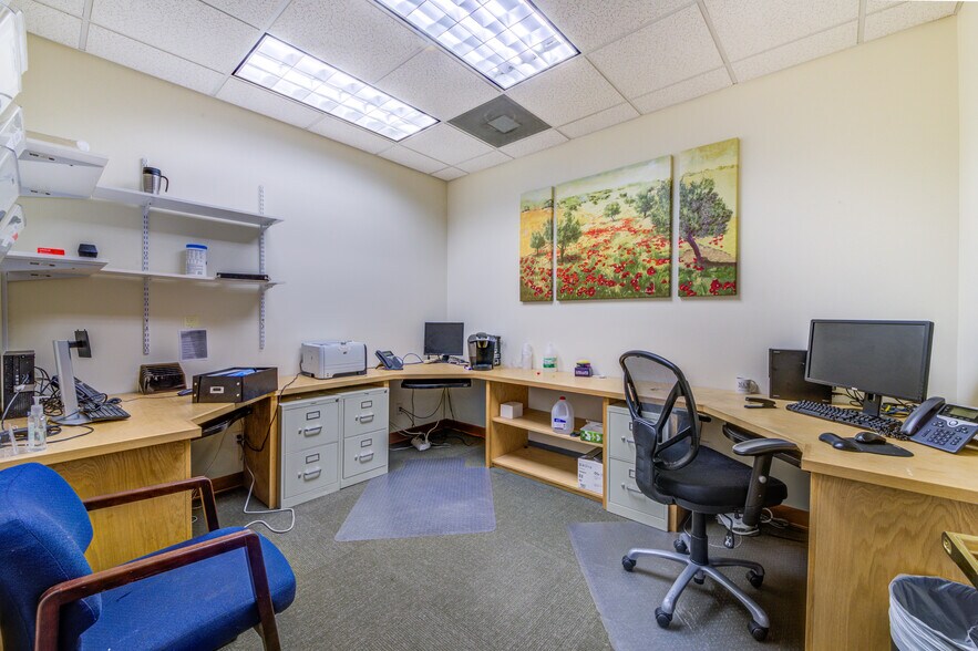 More Photos Of 48 Route 6, Yorktown Heights Medical For Lease