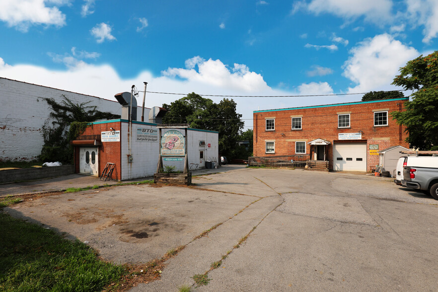 Primary Photo Of 471 Main St, Poughkeepsie Auto Repair For Sale