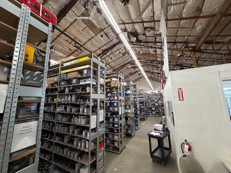 More Photos Of 42 Warehouse Rd, Hyannis Warehouse For Lease