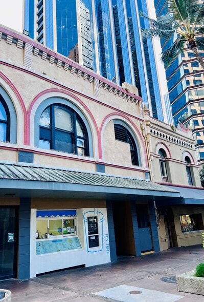 More Photos Of 1102 Bishop St, Honolulu Storefront For Lease
