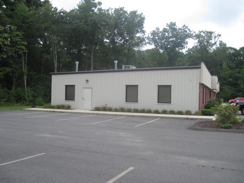More Photos Of 211 State St, Belchertown Medical For Lease
