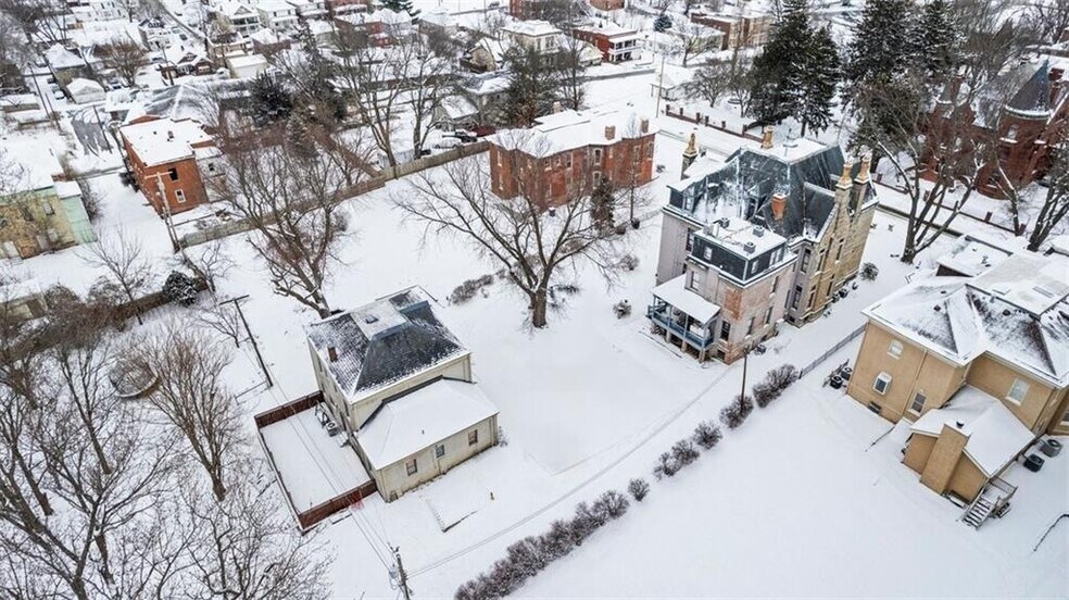 More Photos Of 809 Hall St, Saint Joseph Hospitality For Sale
