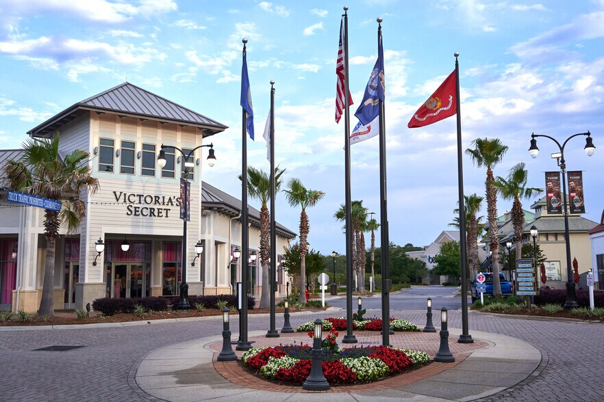 More Photos Of 4008-4300 Legendary Dr, Destin Unknown For Lease