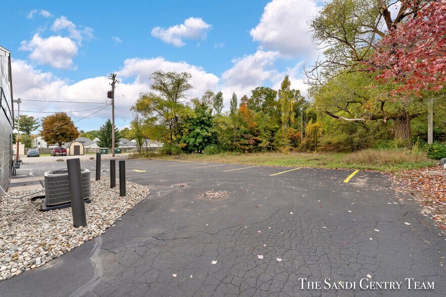 More Photos Of 1343 Whitehall Rd, Muskegon Medical For Sale