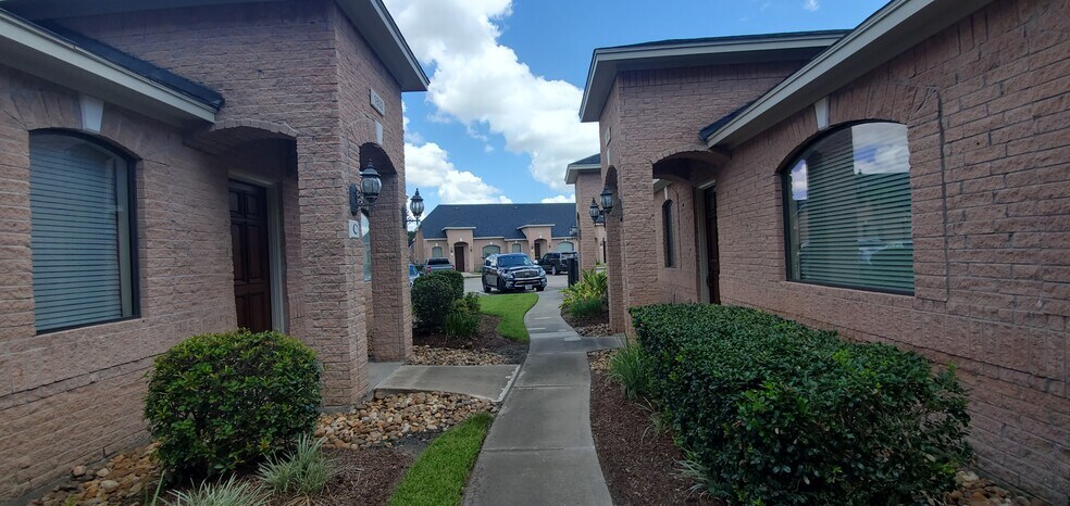 More Photos Of 1802 Snake River Rd, Katy Office For Sale