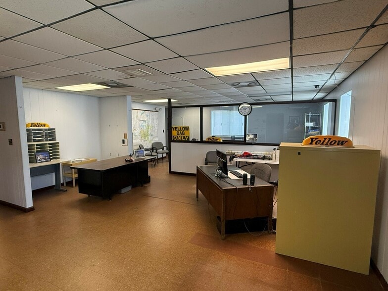 More Photos Of 3941 W Pensacola St, Tallahassee Industrial For Lease