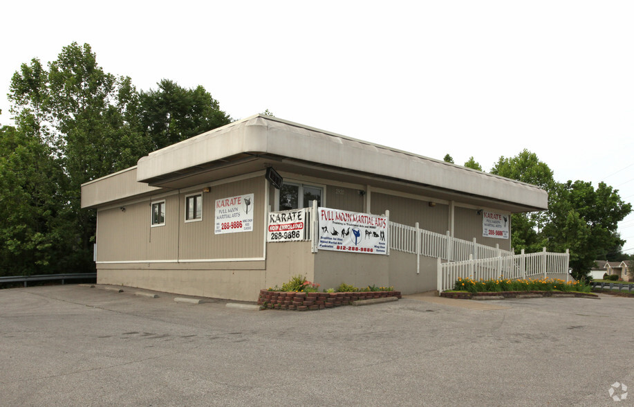 Primary Photo Of 2920 Middle Rd, Jeffersonville Office For Sale