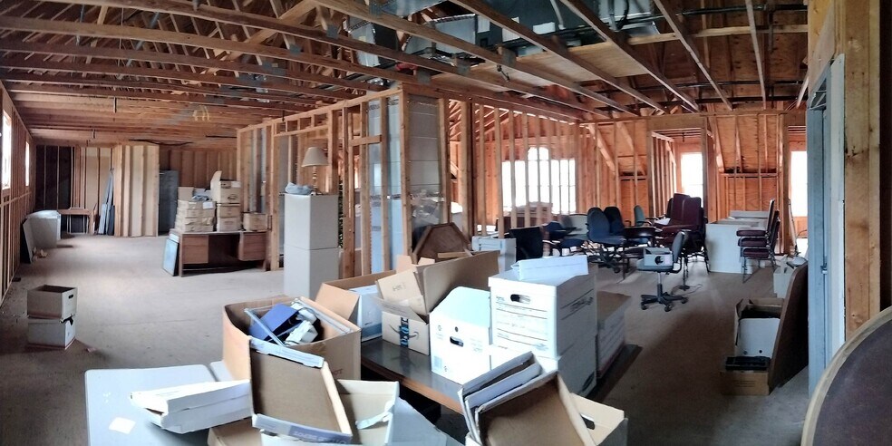 More Photos Of 7229 Albemarle Rd, Charlotte Office For Sale