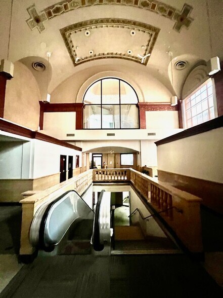 More Photos Of 95 Court St, Binghamton Office Residential For Sale