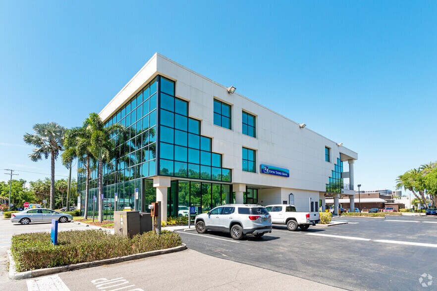 More Photos Of 4427 W Kennedy Blvd, Tampa Office For Lease
