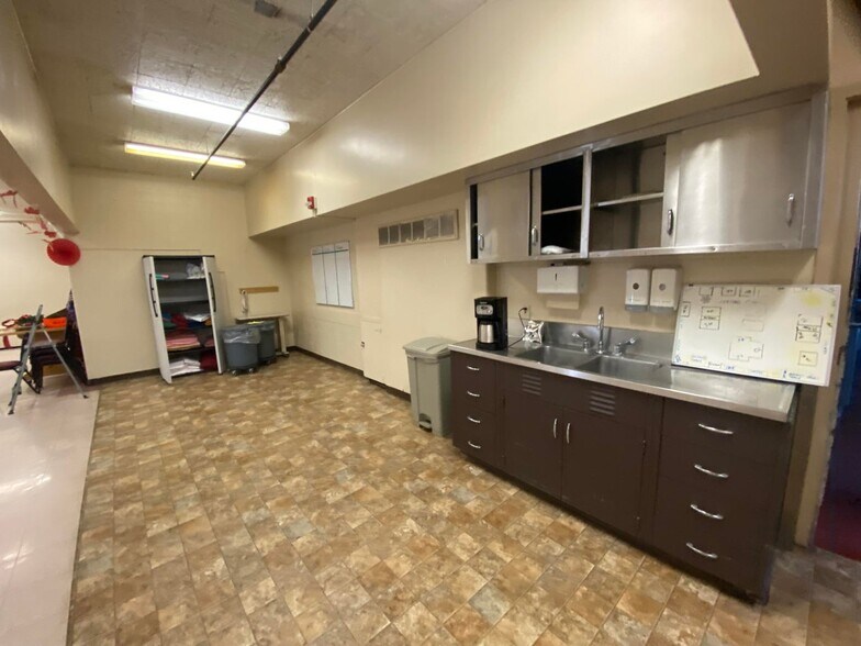 More Photos Of 25 Ewing St, Helena Medical For Sale