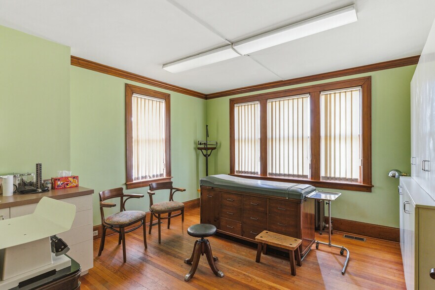 More Photos Of 93 Roxbury St, Keene Office For Sale