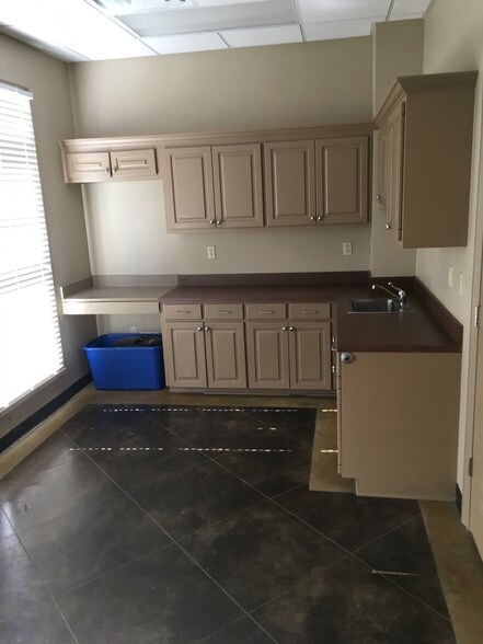 More Photos Of 13702 Coursey Blvd, Baton Rouge Office For Lease