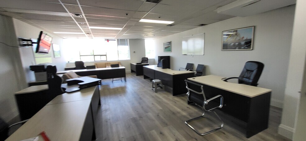 More Photos Of 991-1025 Finch Ave W, Toronto Office For Lease