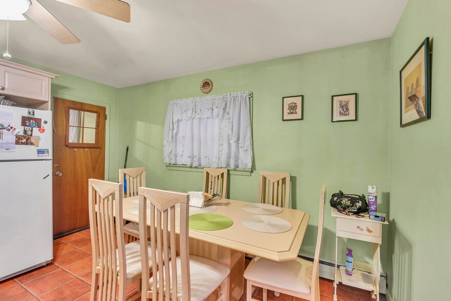 More Photos Of 238 Stuyvesant Ave, Lyndhurst Flex For Sale