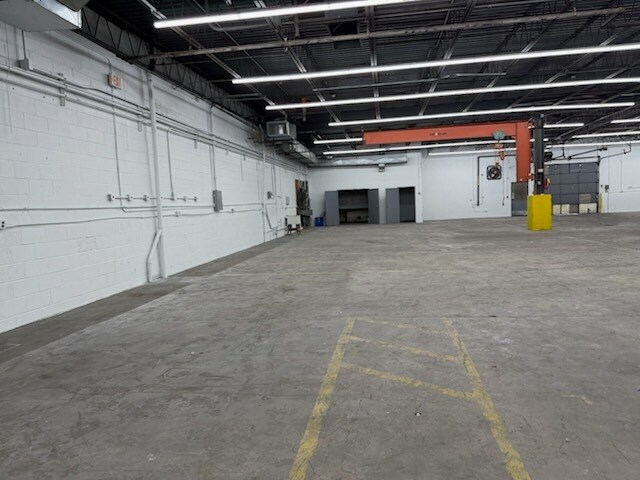More Photos Of 1002 Industrial Dr, West Berlin Distribution For Lease