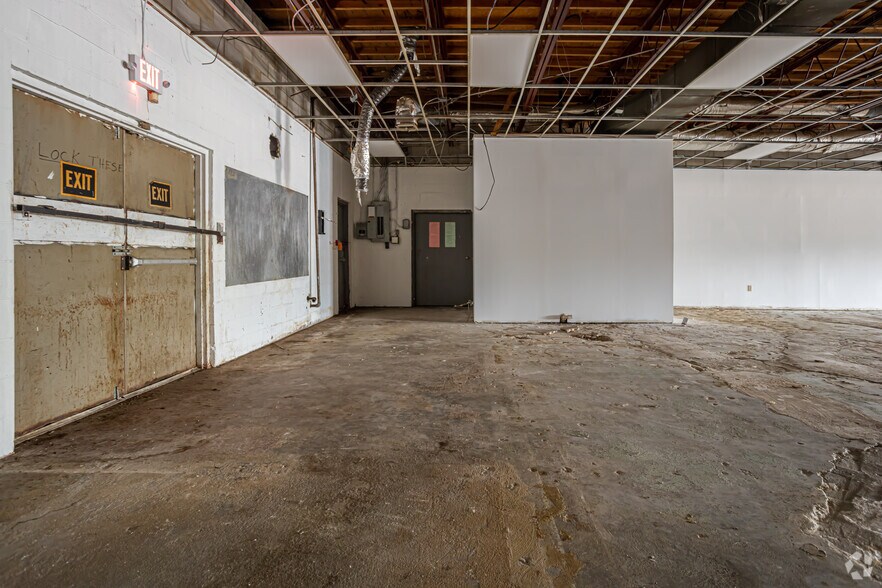 More Photos Of 1315 Ellis Ave, Jackson Freestanding For Sale