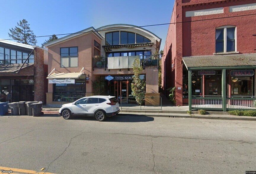 Primary Photo Of 21015 Geyserville Ave, Geyserville General Retail For Sale