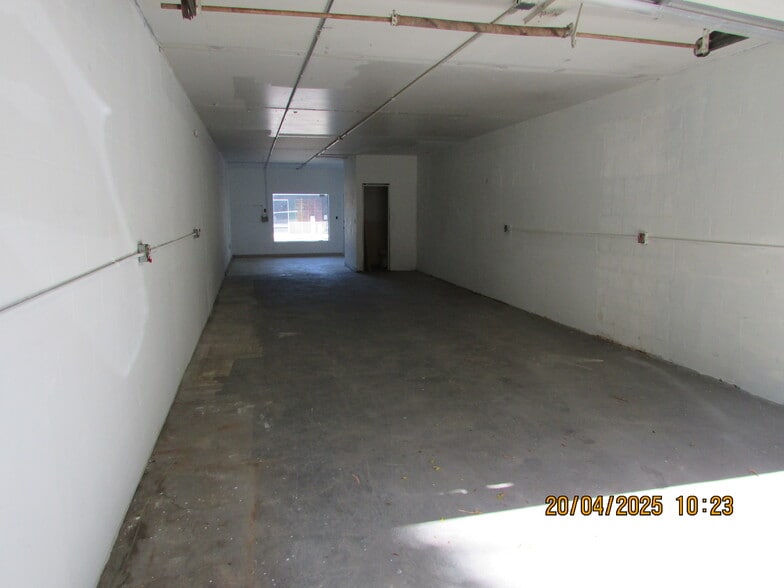 More Photos Of 12691-12695 Mcgregor Blvd, Fort Myers Unknown For Lease