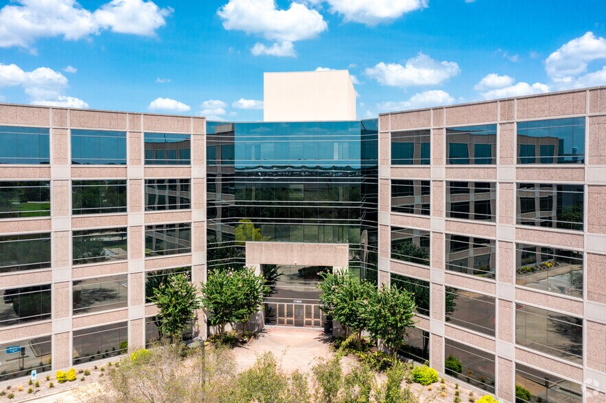 More Photos Of 17404 Katy Fwy, Houston Office For Lease