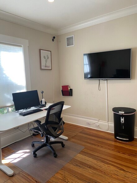 More Photos Of 102 NE 1st Ave, Delray Beach Office For Lease