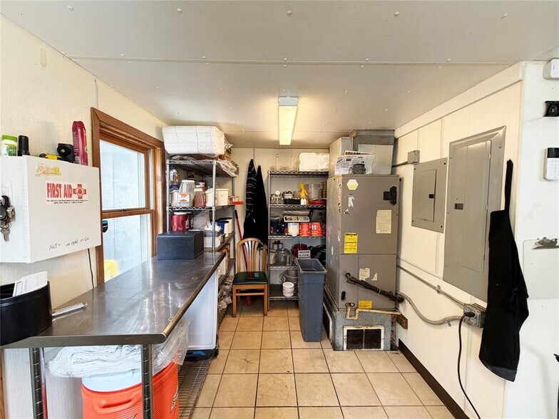 More Photos Of 613 E La Salle Ave, Barron Restaurant For Sale
