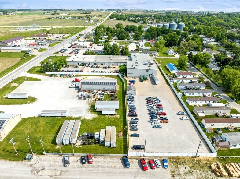 More Photos Of 102 1st St S, Kalona Light Manufacturing For Sale
