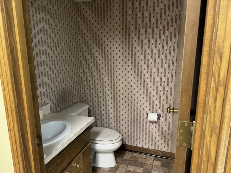 More Photos Of 2124 N 25th St, Waco Medical For Sale