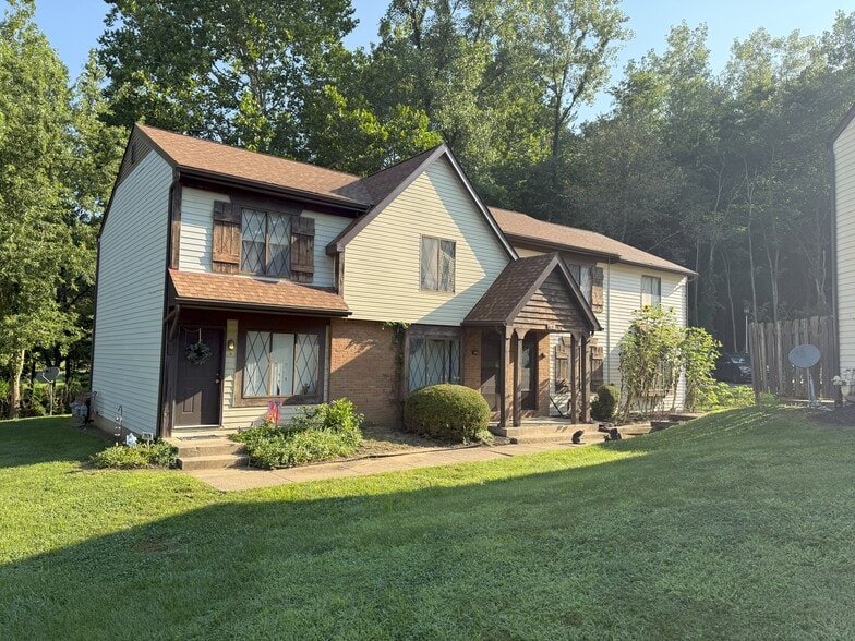 More Photos Of 1380 Country Side Dr, Newark Apartments For Sale