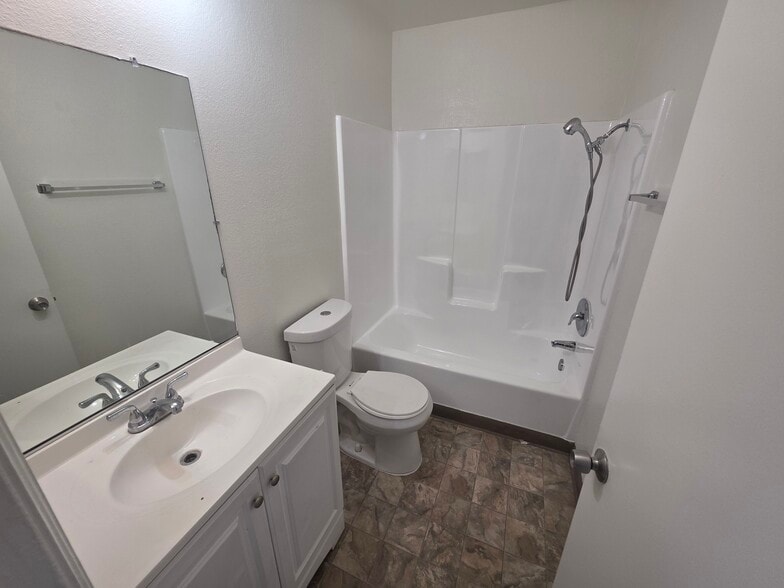 More Photos Of 420-422 S Birch St, Santa Ana Apartments For Sale