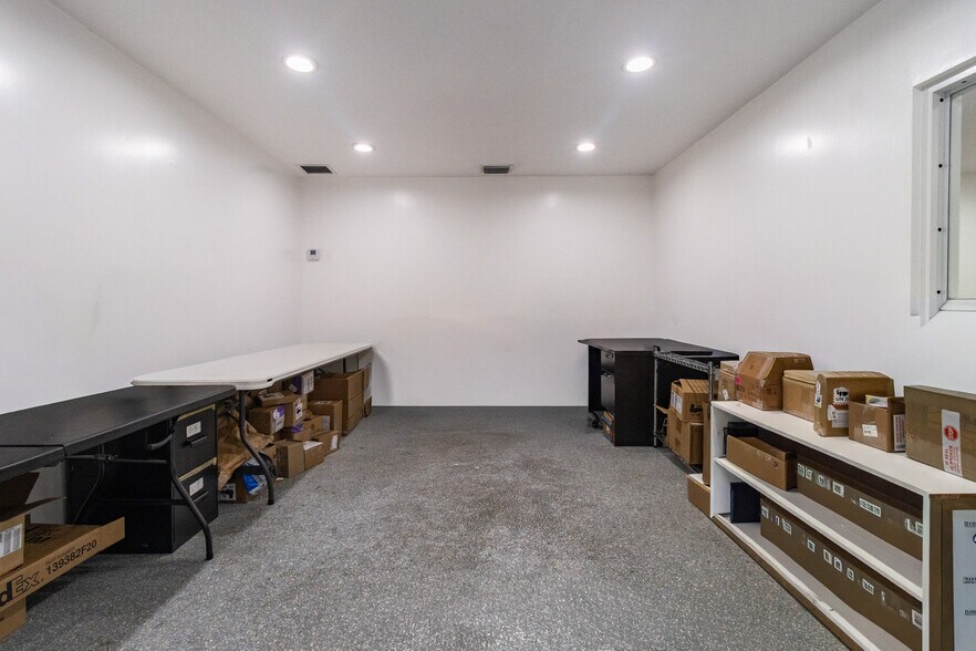 More Photos Of 3337 NW 74th Ave, Miami Warehouse For Sale