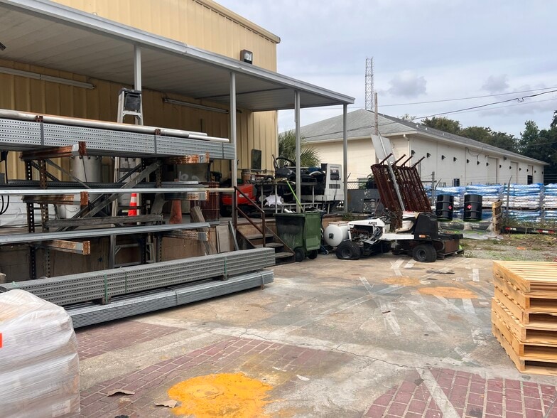 More Photos Of 1075 N Ronald Reagan Blvd, Longwood Warehouse For Lease