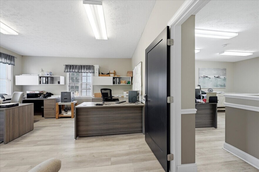 More Photos Of 48 W Boscawen St, Winchester Storefront Retail Office For Sale