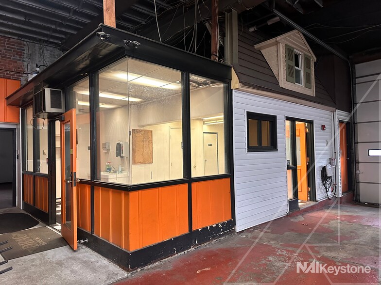 More Photos Of 64 Morgantown Rd, Reading Warehouse For Lease