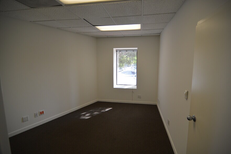 More Photos Of 9543 Culver Blvd, Culver City Loft Creative Space For Lease