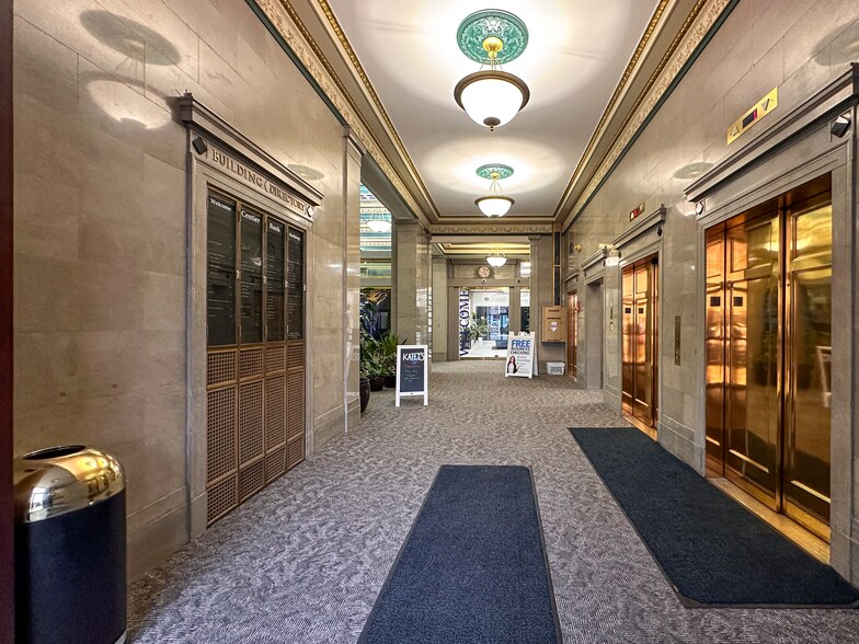 More Photos Of 127 W Berry St, Fort Wayne Office For Sale