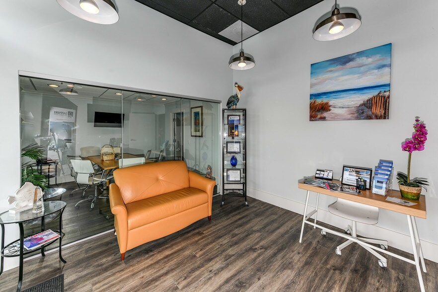 More Photos Of 2313 W Violet, Tampa Medical For Lease