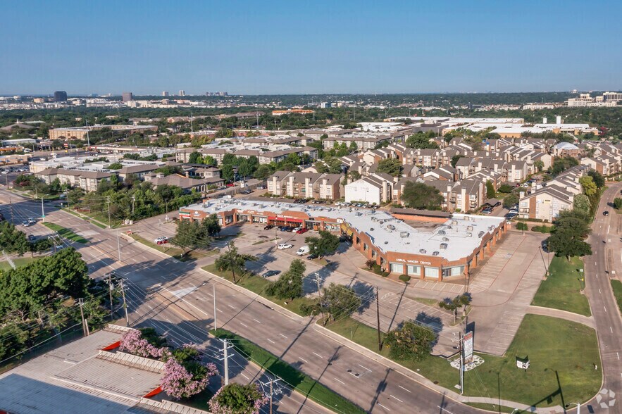 More Photos Of 12101 Greenville Ave, Dallas Storefront For Sale