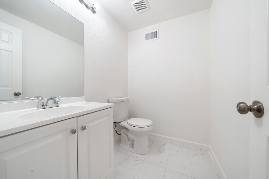 More Photos Of 3547-3607 E Uintah St, Colorado Springs Apartments For Sale