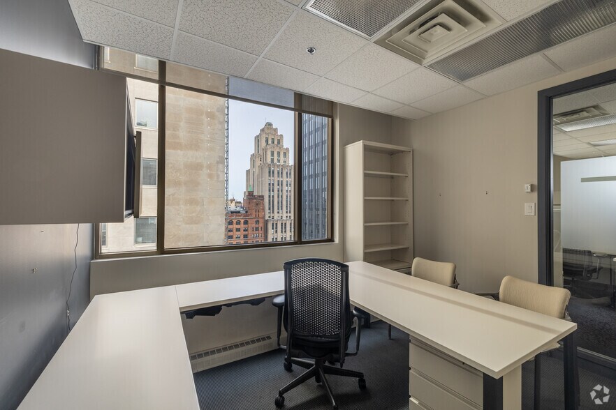 More Photos Of 215 Rue Saint-Jacques, Montréal Office For Lease