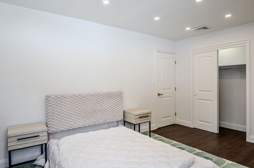 More Photos Of 776 Hempstead Ave, West Hempstead Specialty For Sale