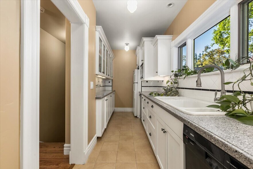 More Photos Of 358 Mill St, Grass Valley Specialty For Sale