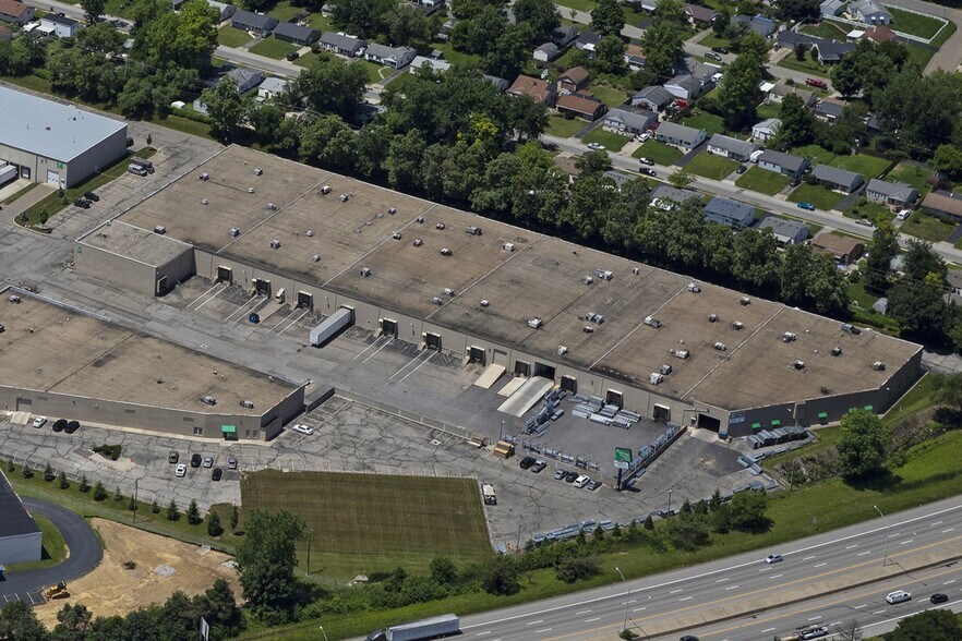 More Photos Of 990-1030 Freeway Dr N, Columbus Warehouse For Lease