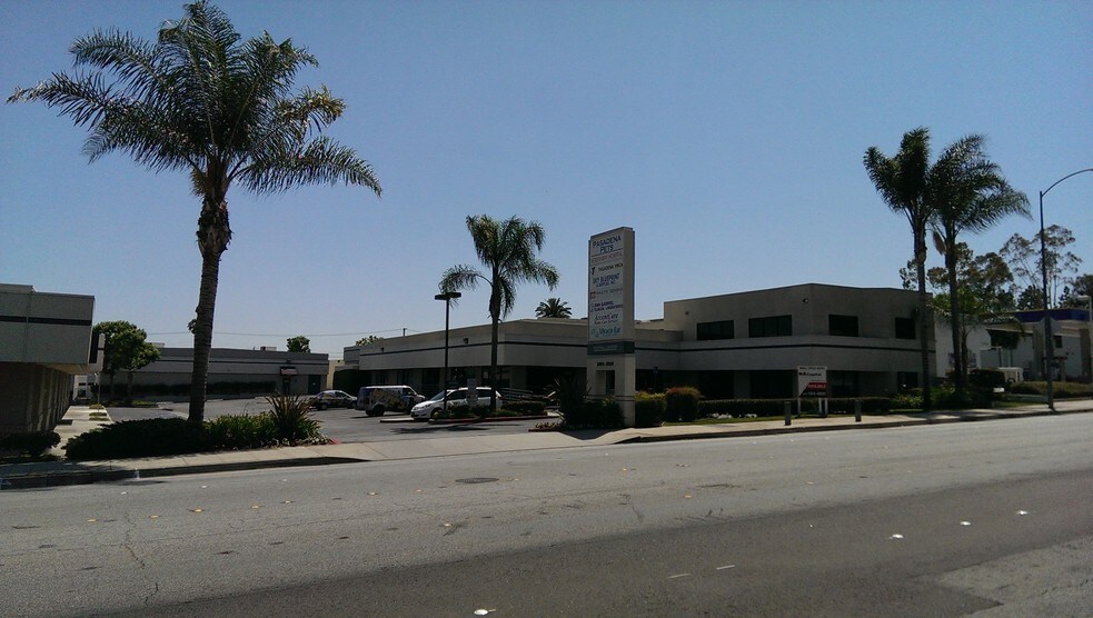 More Photos Of 2840-2850 E Foothill Blvd, Pasadena Office For Lease