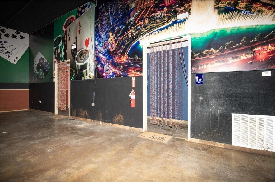 More Photos Of 5023 US-83, Falcon Flex For Sale