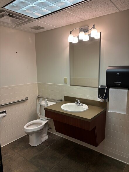 More Photos Of 307 N Walton Blvd, Bentonville Bank For Lease