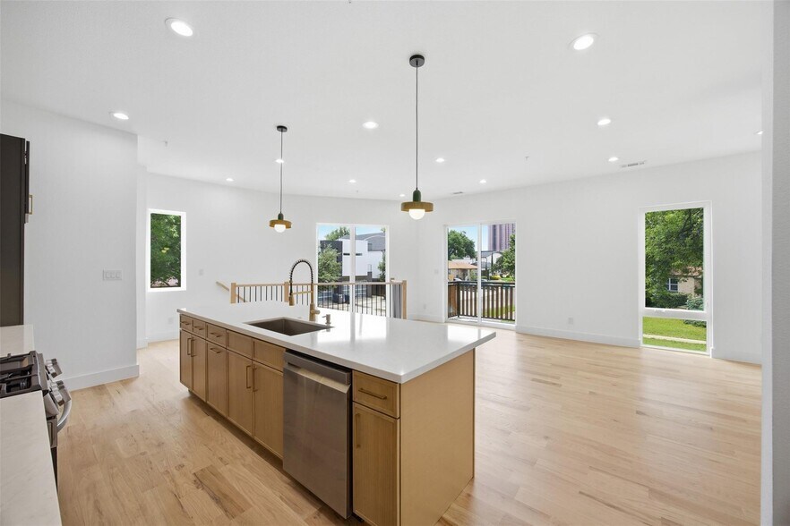 More Photos Of 4605 Belmont Ave, Dallas Apartments For Sale